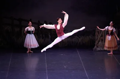 2026 GISELLE 東京 — 第1部 コンサートより — 男性ソロのグラン・ジュテ